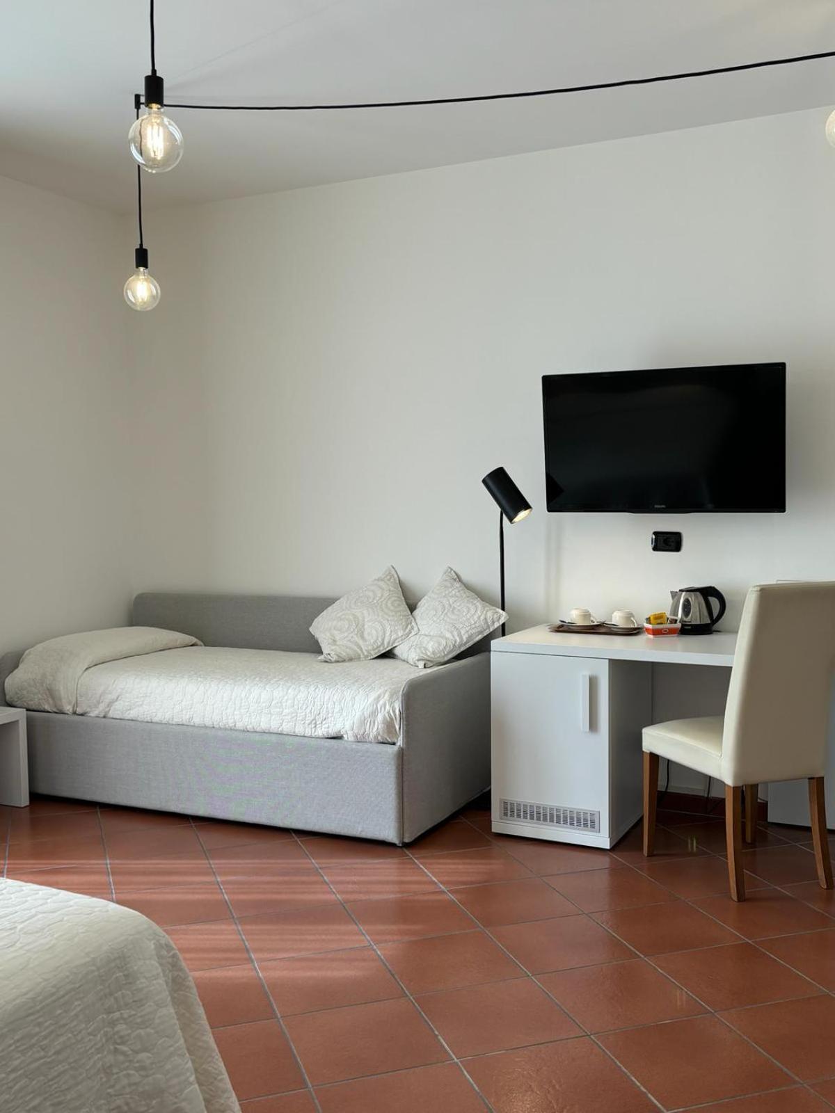 Hotel Delle Rose San Bartolomeo Al Mare Buitenkant foto