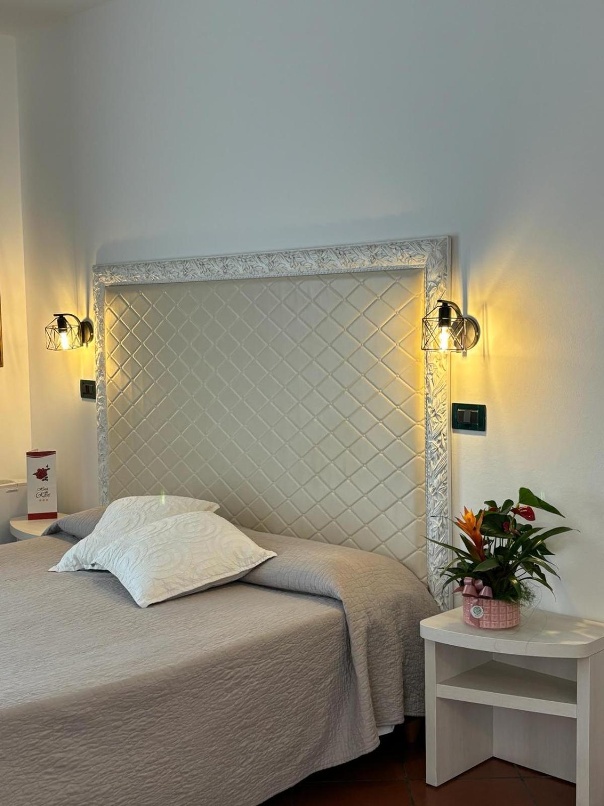 Hotel Delle Rose San Bartolomeo Al Mare Buitenkant foto