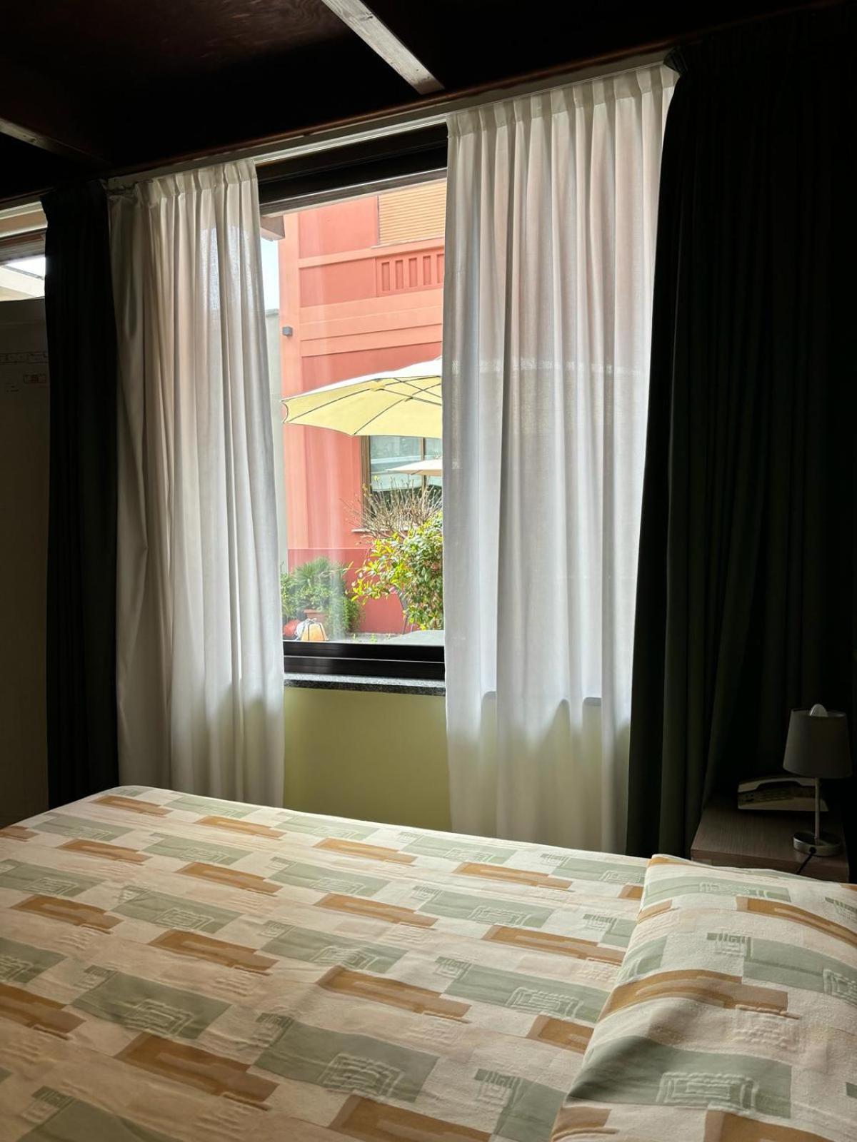 Hotel Delle Rose San Bartolomeo Al Mare Buitenkant foto