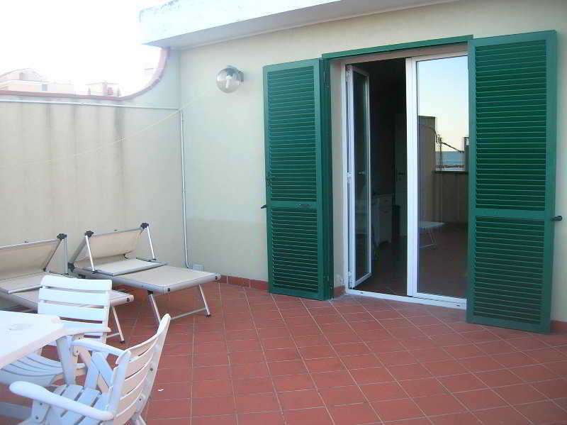 Hotel Delle Rose San Bartolomeo Al Mare Buitenkant foto