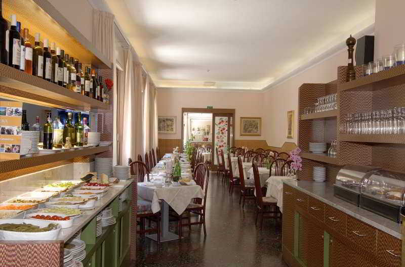 Hotel Delle Rose San Bartolomeo Al Mare Buitenkant foto